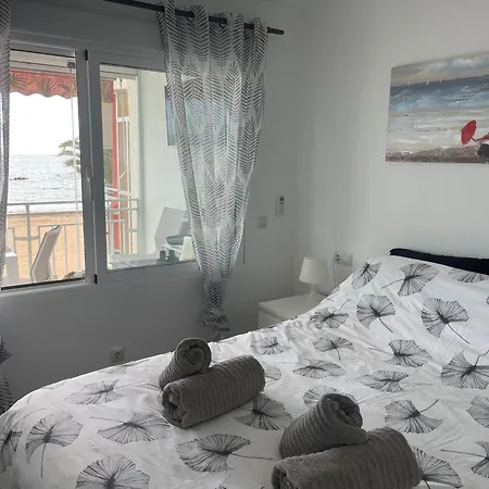 Beach Apartment *